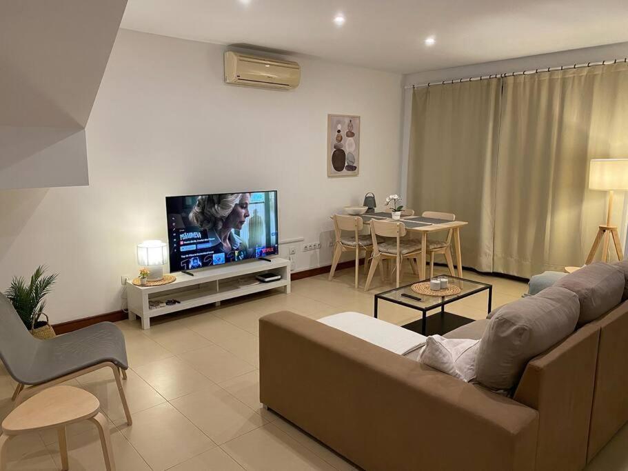 Casa Marla Mit 3 Schlafzimmern Und 2 Badezimmern Puerto Calero Luaran gambar