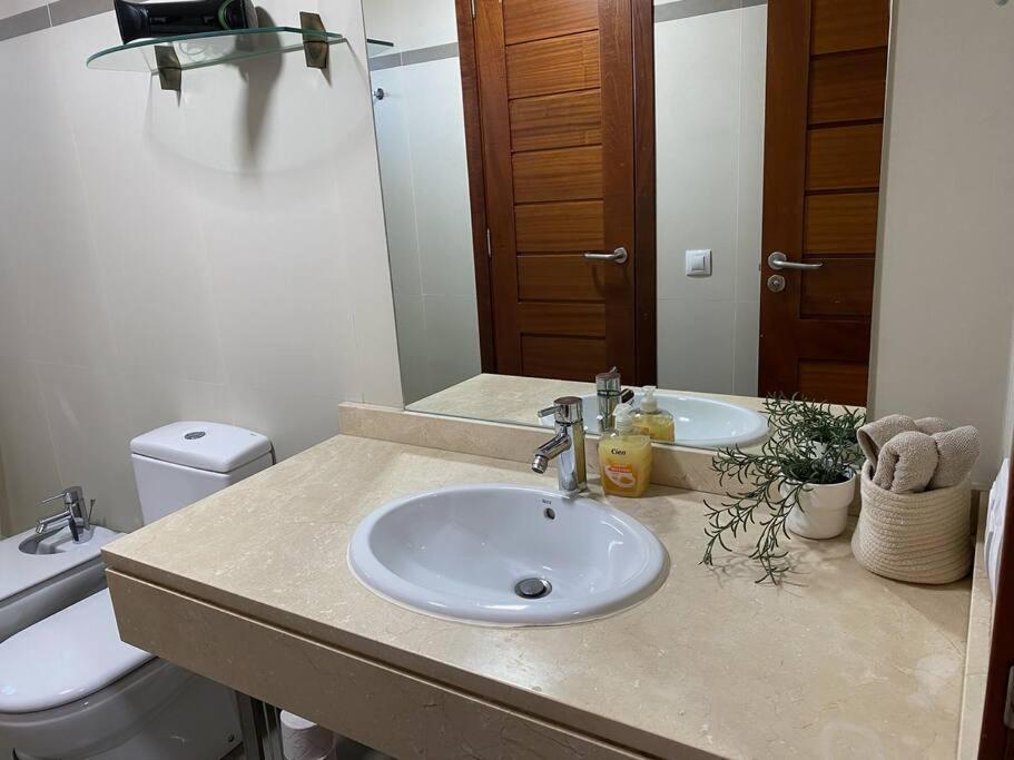 Casa Marla Mit 3 Schlafzimmern Und 2 Badezimmern Puerto Calero Luaran gambar