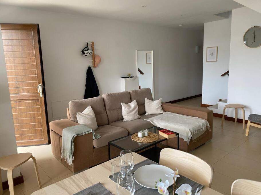 Casa Marla Mit 3 Schlafzimmern Und 2 Badezimmern Puerto Calero Luaran gambar