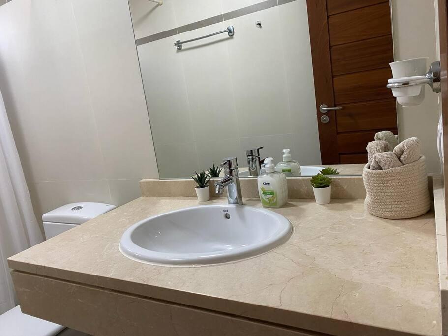 Casa Marla Mit 3 Schlafzimmern Und 2 Badezimmern Puerto Calero Luaran gambar